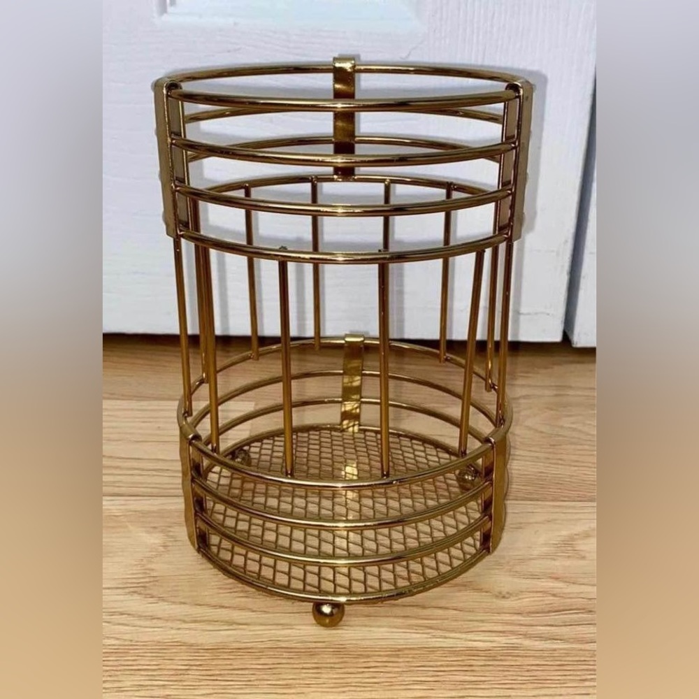 Golden utensils pot
